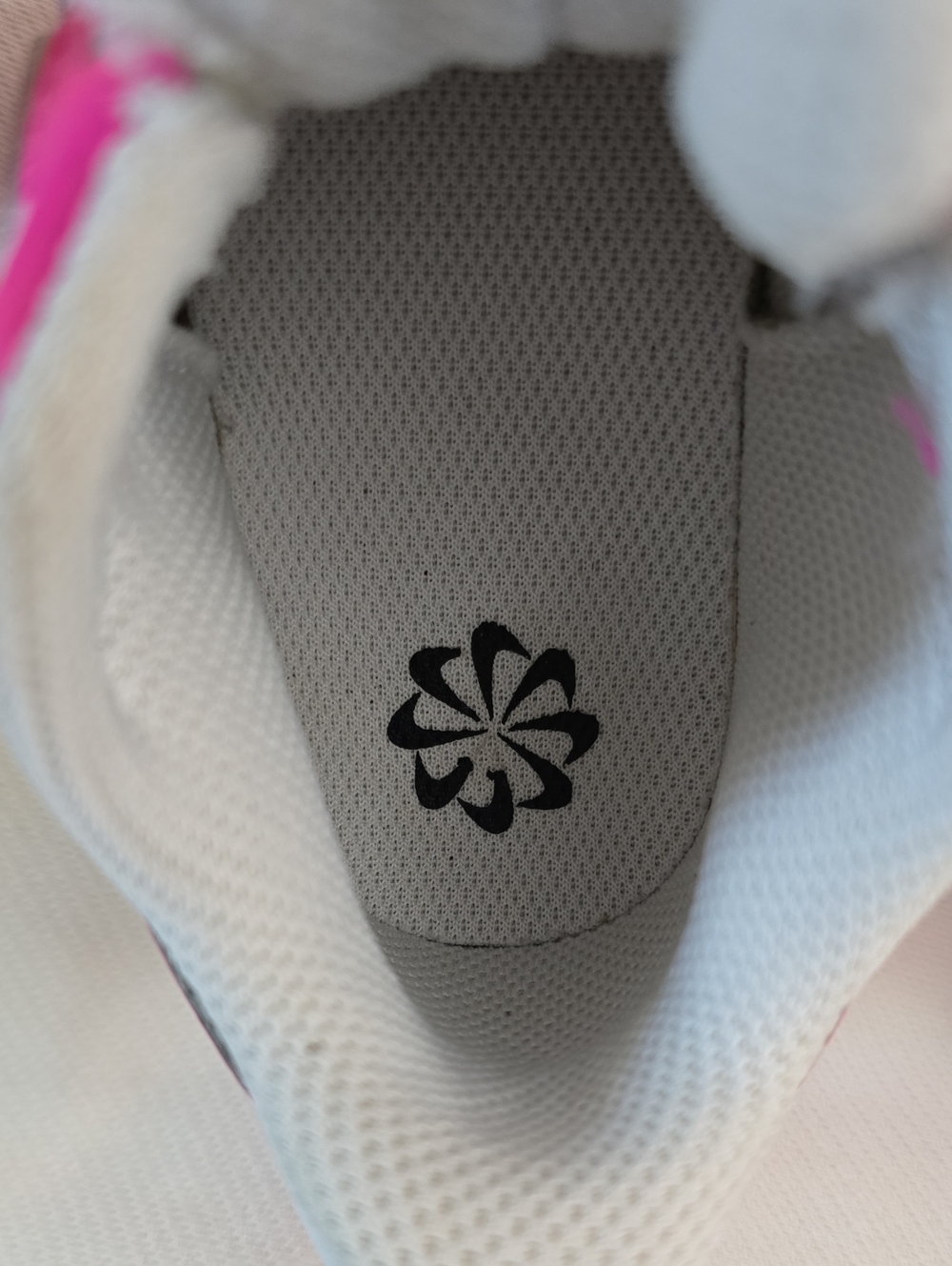 Nike Girl Shoes Size: 7C - Picture 12 of 17